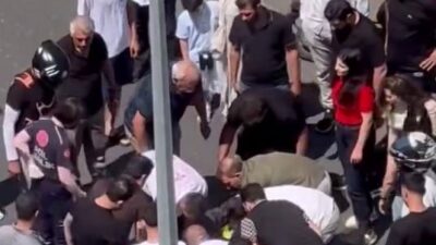 Diyarbakır'ın Kayapınar ilçesinde yolun karşısına geçmeye çalışan çocuk, araç çarpması