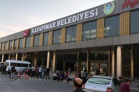 Diyarbakır’ın Kayapınar Belediyesi, iş insanı Rahmi Koç’un Kürt kadınlarına yönelik