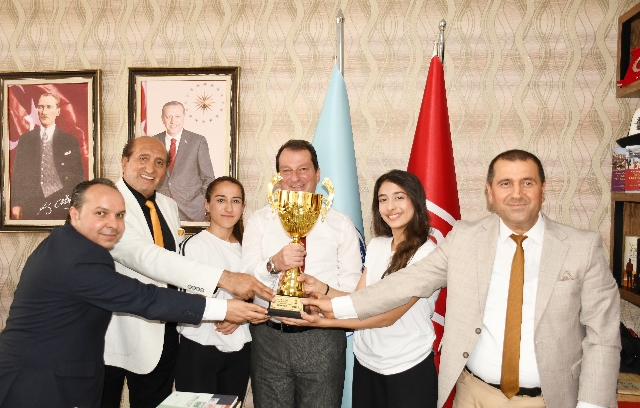 Antalya’da düzenlenen WAKO World Cup Şampiyonası’nda 48 kilogram Genç Bayanlar