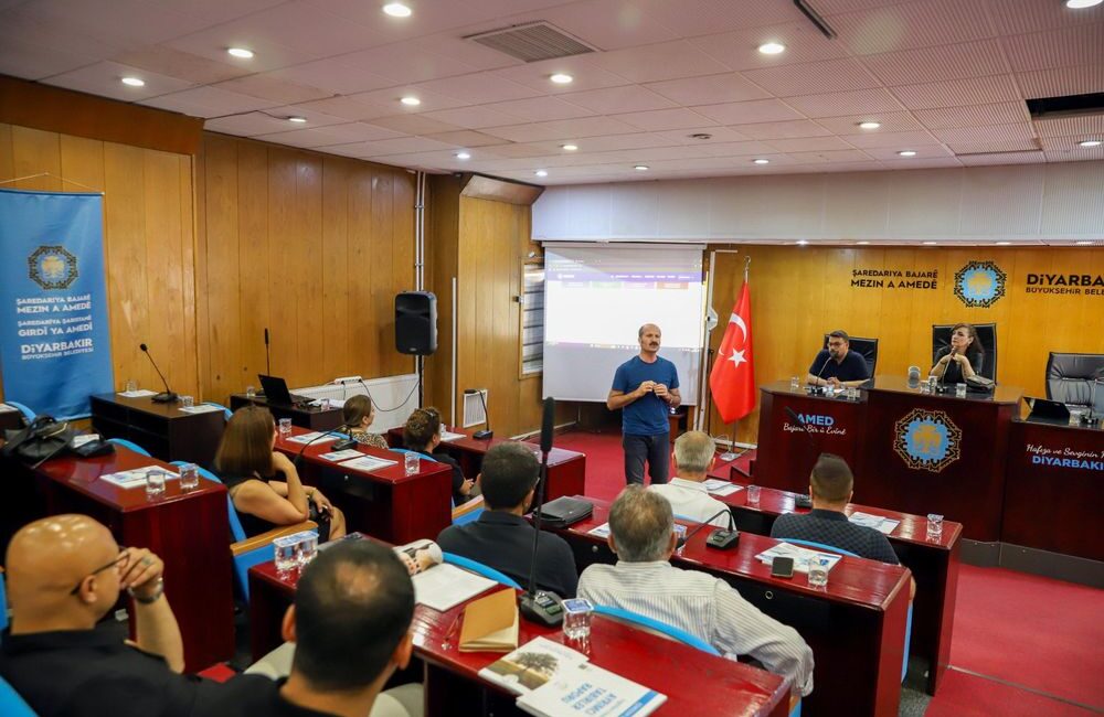 Diyarbakır Büyükşehir Belediyesi, belediye personeline yönelik “Engelliler İçin Eşit Yurttaşlık