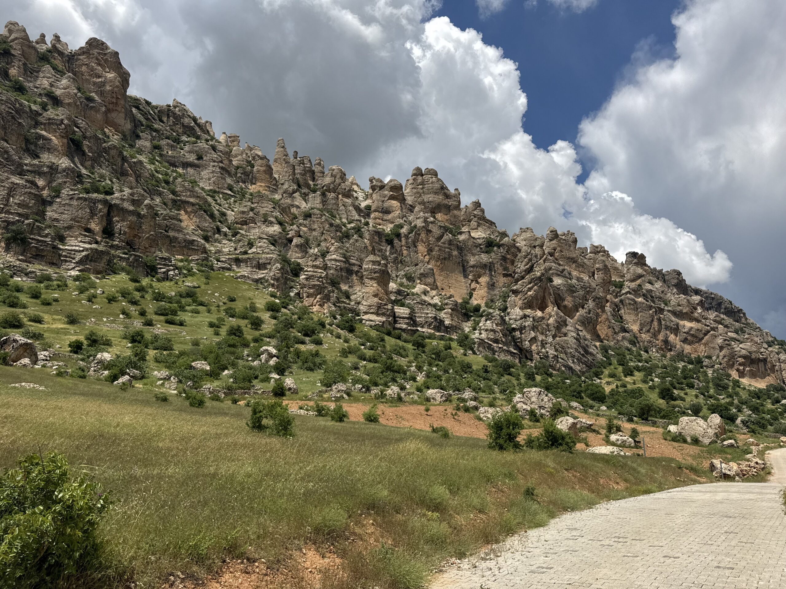 Güneydoğu Anadolu Bölgesi'nin Kapadokya'sı olarak adlandırılan Diyarbakır'ın Çermik ilçesindeki Gelincik