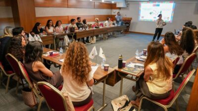 Diyarbakır Büyükşehir Belediyesi personeli ile kentte faaliyet yürüten sivil toplum