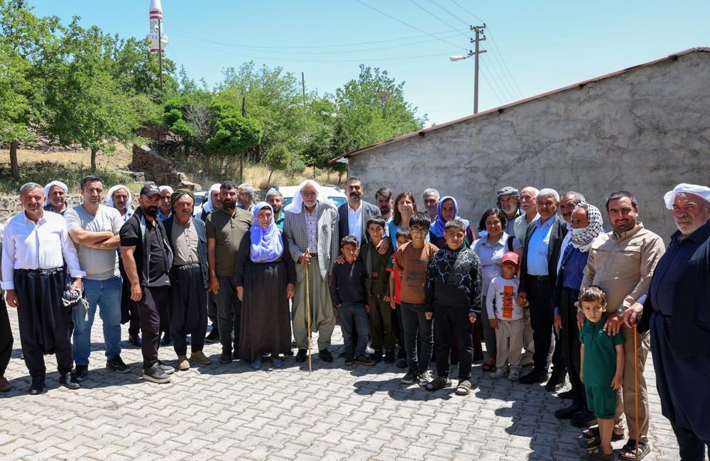 Diyarbakır Büyükşehir Belediyesi Eşbaşkanları Serra Bucak ve Doğan Hatun, Karacadağ’ın
