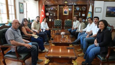 Diyarbakır Büyükşehir Belediyesi Eşbaşkanları Serra Bucak ve Doğan Hatun, sanatçı