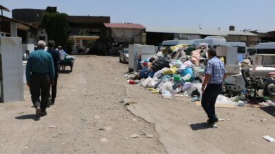Diyarbakır’daki tarihi eski sebze ve meyve halinde faaliyet gösteren esnaf,