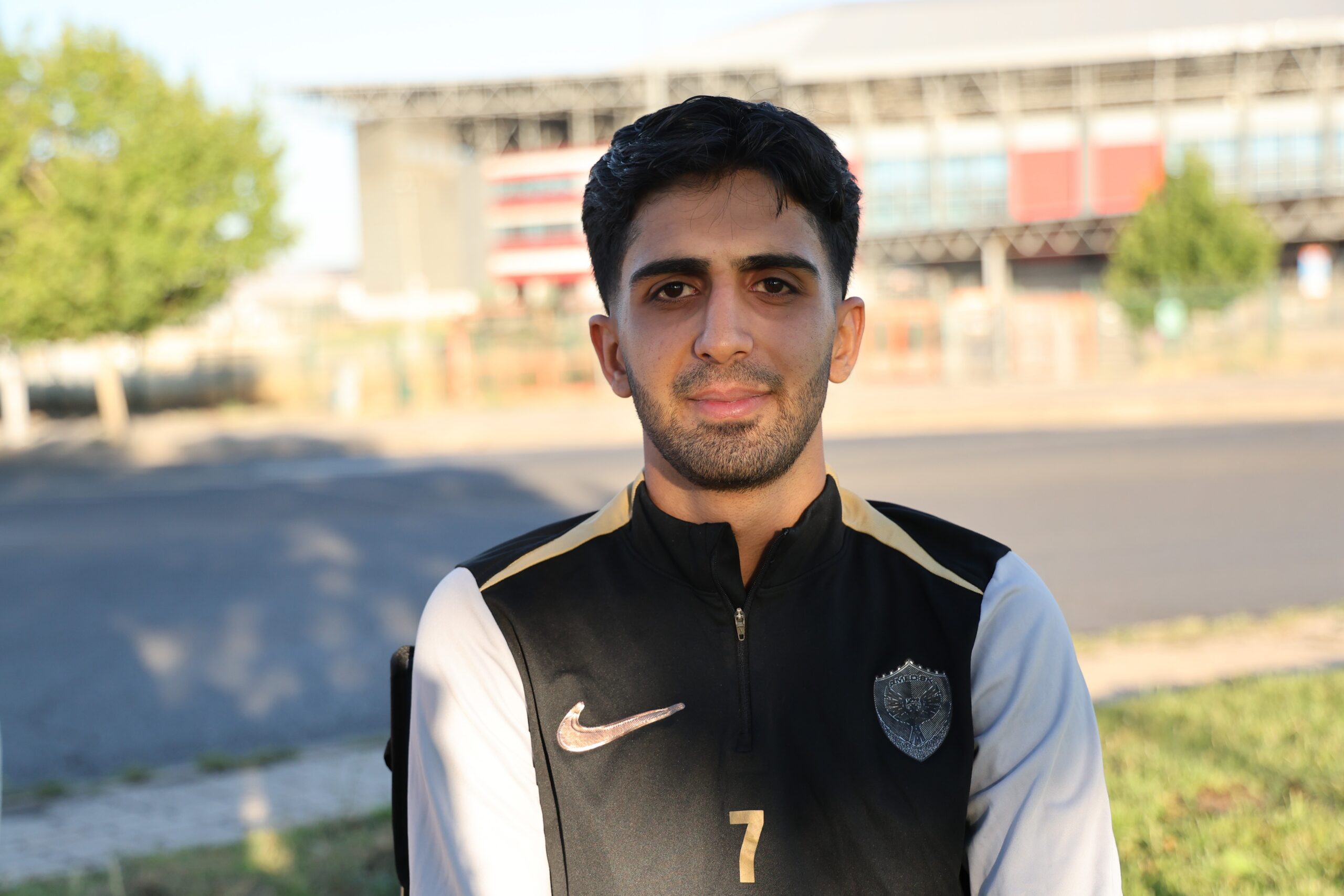 Amedspor oyuncusu sabahın ilk ışıklarıyla antrenmana çıkıyor