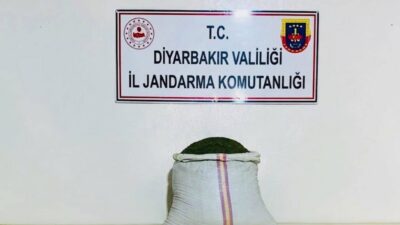 Diyarbakır’da jandarma ekiplerince düzenlenen operasyonda 10 kilo 300 gram esrar