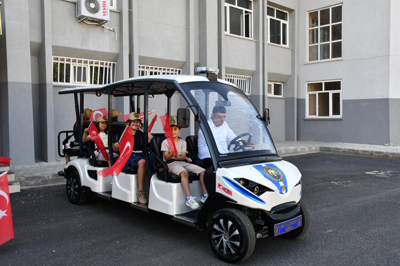 Diyarbakır'da “Gaffar Amcayla El Ele” projesiyle çocuklar polislik mesleğini yakından tanıyor