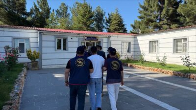 Diyarbakır'da haklarında kesinleşmiş hapis cezası bulunan 24 şahıs jandarma operasyonuyla