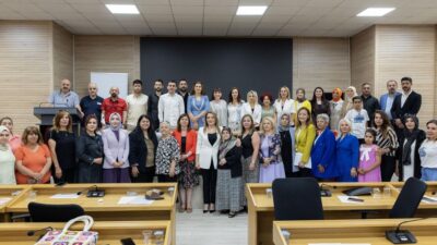Diyarbakır’da düzenlenen KA.DER kürsü programında konuşan Büyükşehir Belediyesi Eşbaşkanı Serra