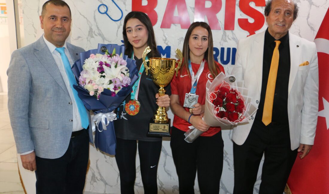 Antalya'da düzenlenen WAKO World Cup Şampiyonası'nda 48 kilo Genç Bayanlar