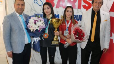 Antalya'da düzenlenen WAKO World Cup Şampiyonası'nda 48 kilo Genç Bayanlar