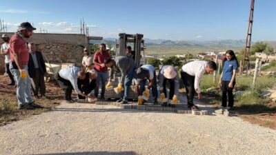 Diyarbakır'ın Çermik ilçesinde, yoğun yağışlardan dolayı bozulan mahalle yolları, belediye
