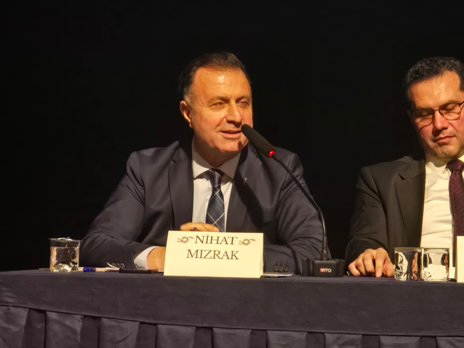Diyarbakır'daki ‘Spor, Kent Kimliği, Ekonomi ve Toplumsal Barış’ panelinde önemli mesajlar verildi!