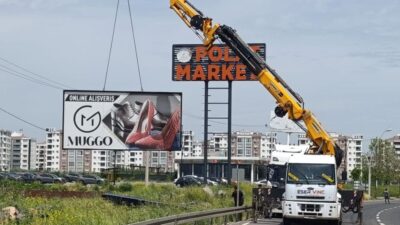 Diyarbakır Büyükşehir Belediyesi, kent genelinde mevzuata aykırı şekilde konumlandırılan totem,