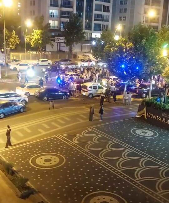 Diyarbakır'da yolun karşı tarafına geçmeye çalışan bir kişi, araç çarpması