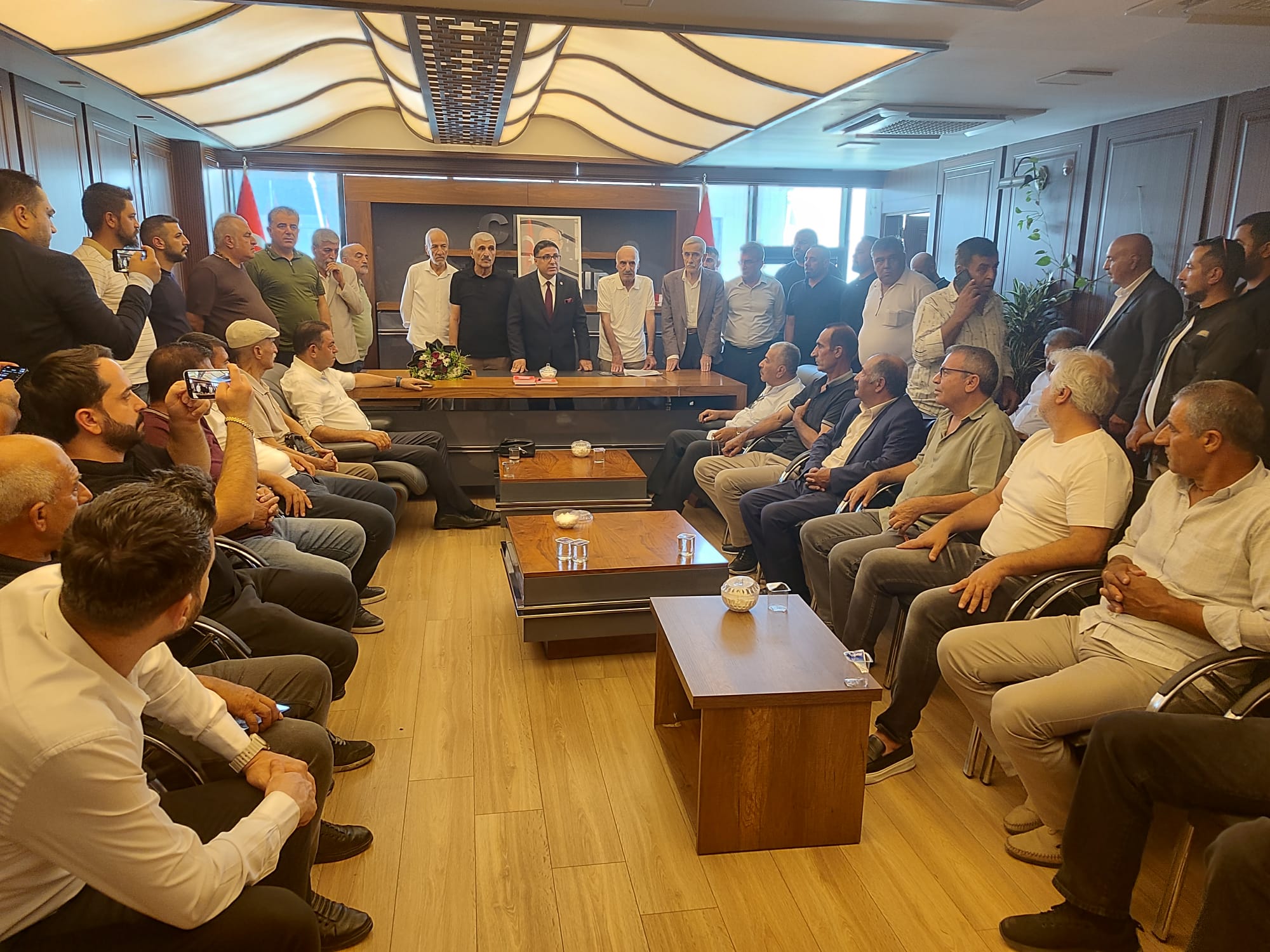 Parti evladına sahip çıktı
