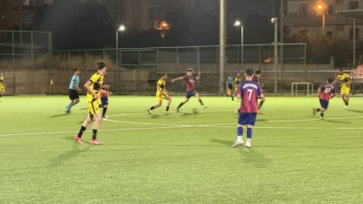 Kocaköyspor, Diyarbakır 1. Amatör Lig'de 23. haftanın ardından sahasında kupasını