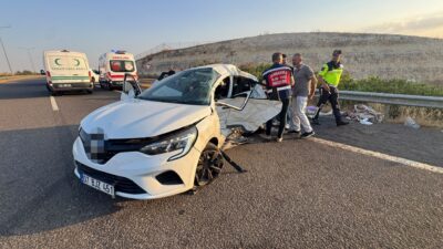 Şanlıurfa'nın Halfeti ilçesine hafta sonu tatilini için gidenlerin bulunduğu otomobile