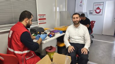 Türk Kızılay'ı Diyarbakır Kan Bağış Merkezi tarafından Dicle ilçesinde kan