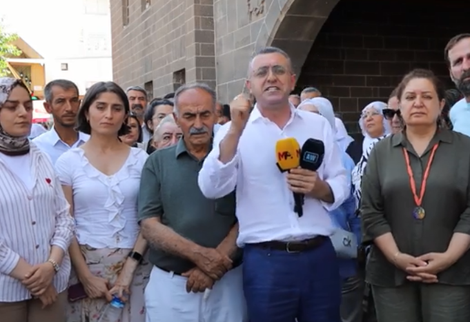 DEM Parti, Sur’da sokak lambalarının yanmaması nedeniyle kentin karanlıkta bırakıldığını