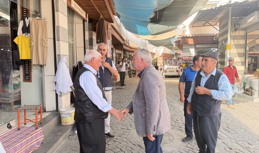 Diyarbakır'ın Çermik İlçe Belediye Başkanı Şehmus Karamehmetoğlu, vatandaşlarla bir araya