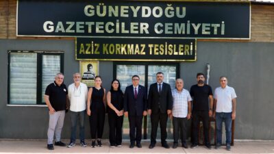 Cumhuriyet Halk Partisi (CHP) Diyarbakır İl Başkanı Sertaç Eke ve