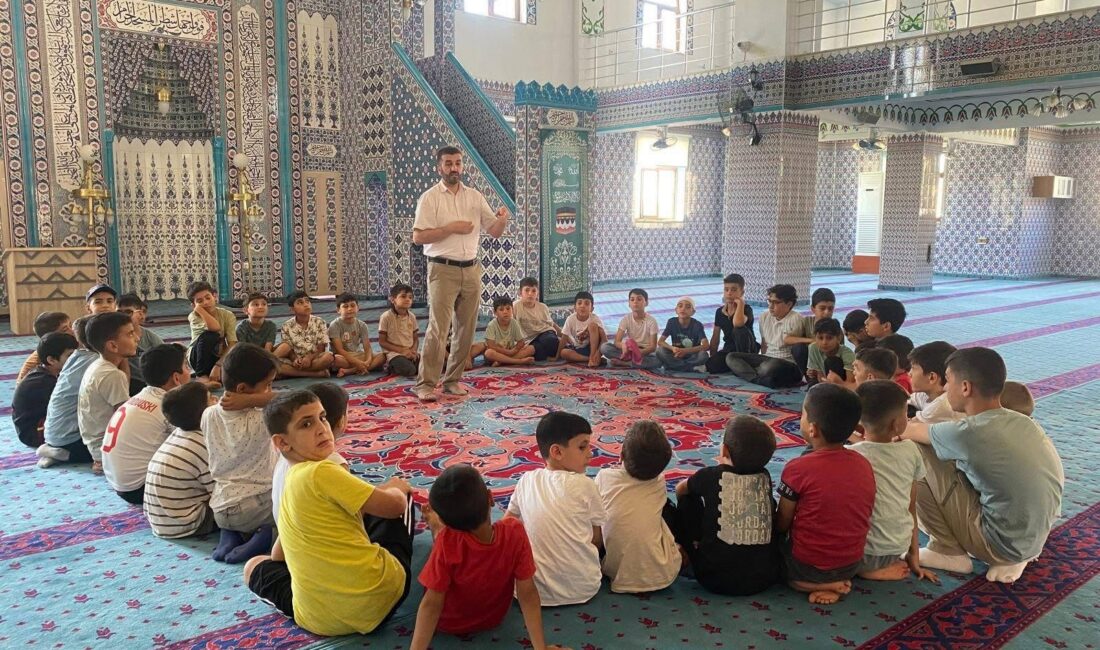 Diyarbakır’ın Çermik ilçesinde, müftülük bünyesinde yaz Kur'an kursları eğitimleri başladı.
