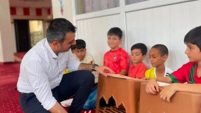 Diyarbakır'ın Dicle İlçe Kaymakamı Mustafa Atış, İlçe Müftü Vekili Abdurrahman