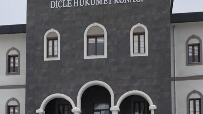 Diyarbakır'ın Dicle ilçesinde uyuşturucu satıcıları ile yasal zeminde mücadele ediliyor.
