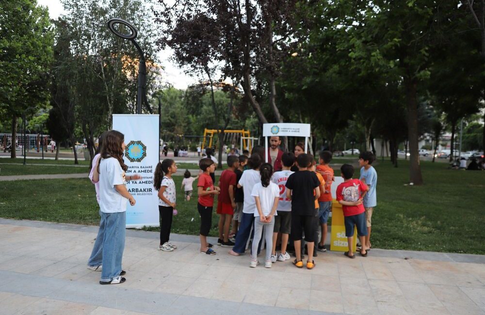 Diyarbakır Büyükşehir Belediyesinin yurttaşların talep, öneri ve şikâyetlerini doğrudan sahada