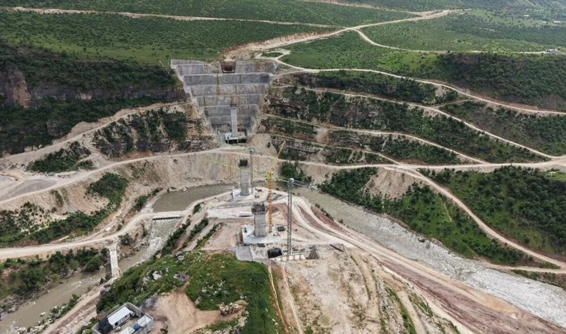 Diyarbakır’da inşası süren Kulp’un kırsal mahalleleri ile Hazro ve Silvan