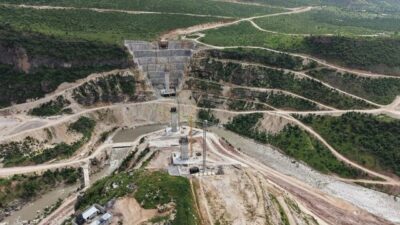 Diyarbakır’da inşası süren Kulp’un kırsal mahalleleri ile Hazro ve Silvan