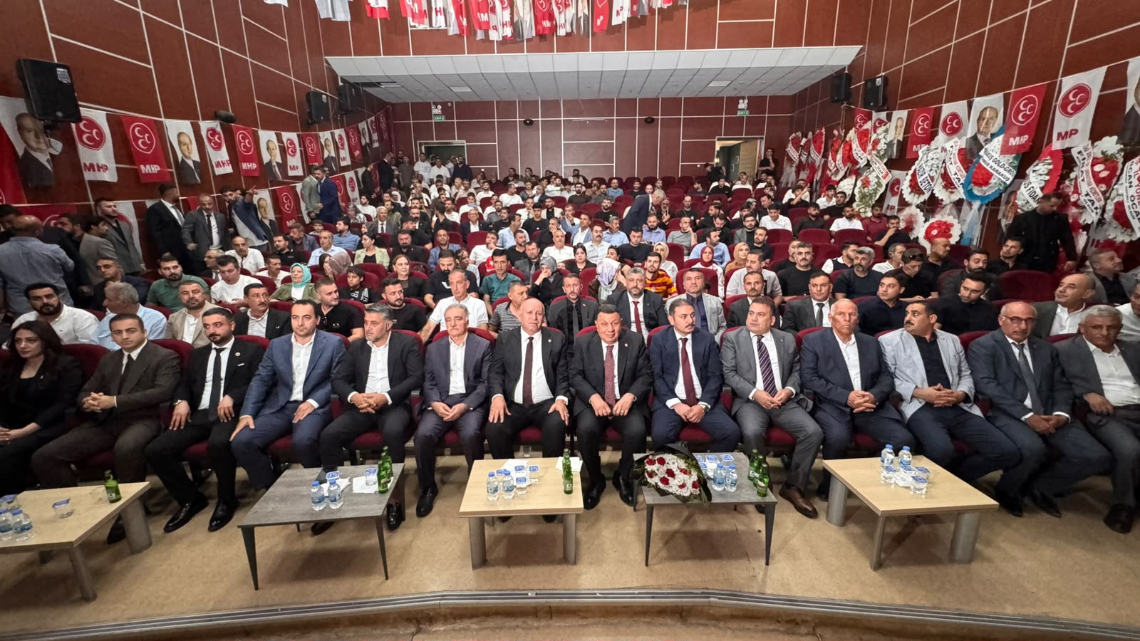 Milliyetçi Hareket Partisi(MHP) Kayapınar ilçe kongresi gerçekleştirildi. Yapılan kongrede tek