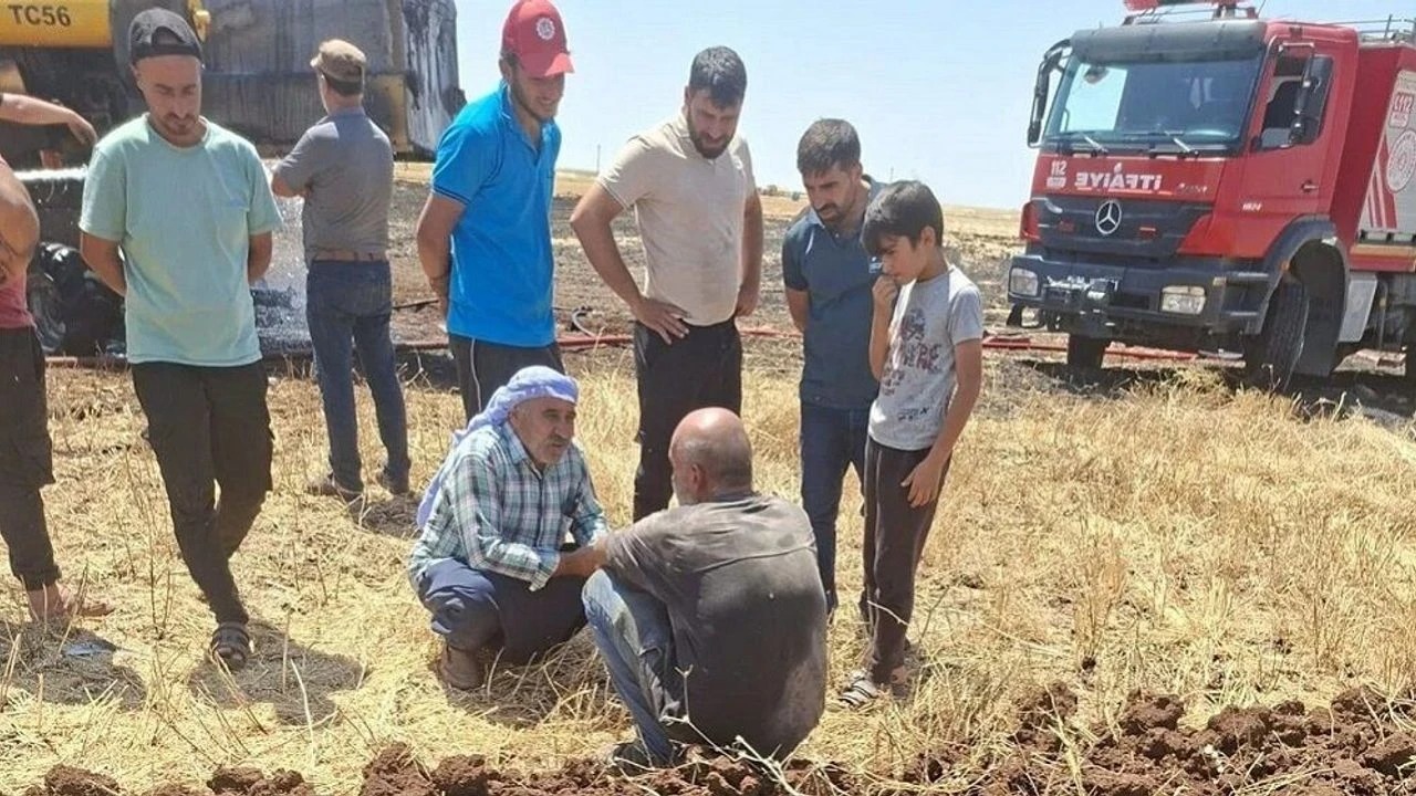 Diyarbakır’da hasat sırasında çıkan yangında biçerdöveri kül olan Yozgatlı operatör
