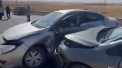 Diyarbakır'ın Silvan ilçesinde iki otomobilin çarpıştığı kazada 2 kişi yaralandı.