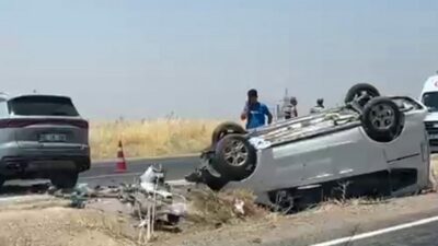 Diyarbakır'ın Silvan ilçesinde iki otomobilin çarpıştığı kazada 9 kişi yaralandı.