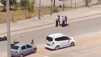 Diyarbakır'ın Silvan ilçesinde kontrolden çıkan motosikletin devrildiği kazada sürücü yaralandı.