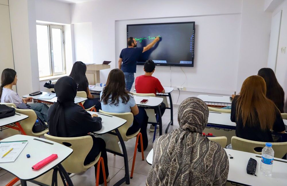 Diyarbakır Büyükşehir Belediyesinin YKS ve LGS'ye hazırlanan öğrenciler için başlattığı