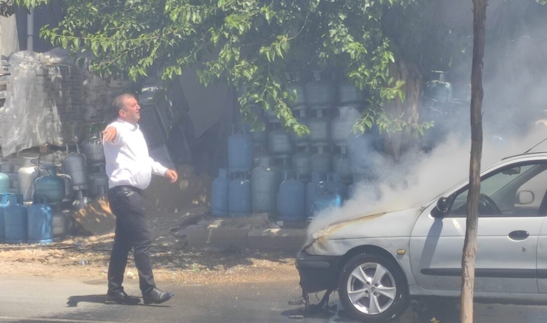 Diyarbakır’ın Dicle ilçesinde seyir halindeki otomobil bomba gibi patladı. Olayda