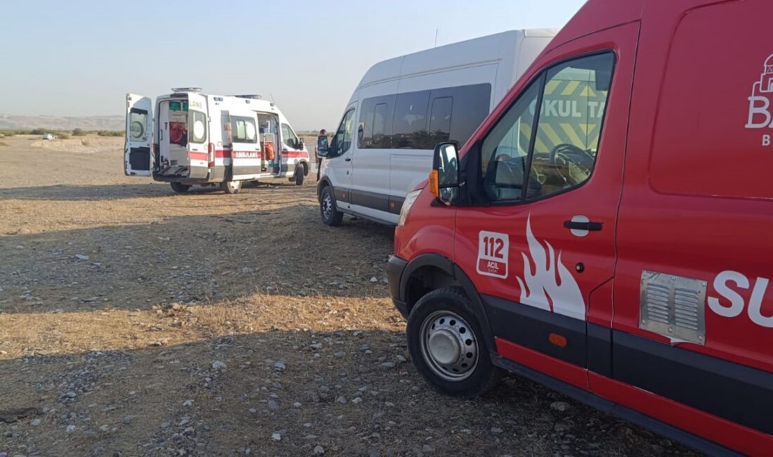Diyarbakır’ın Silvan ilçesinde, babası ile birlikte serinlemek için suya giren