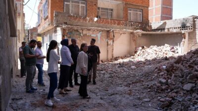 Diyarbakır Bağlar Belediyesi, ilçe sınırlarında bulunan metruk yapıları yıkmak ve