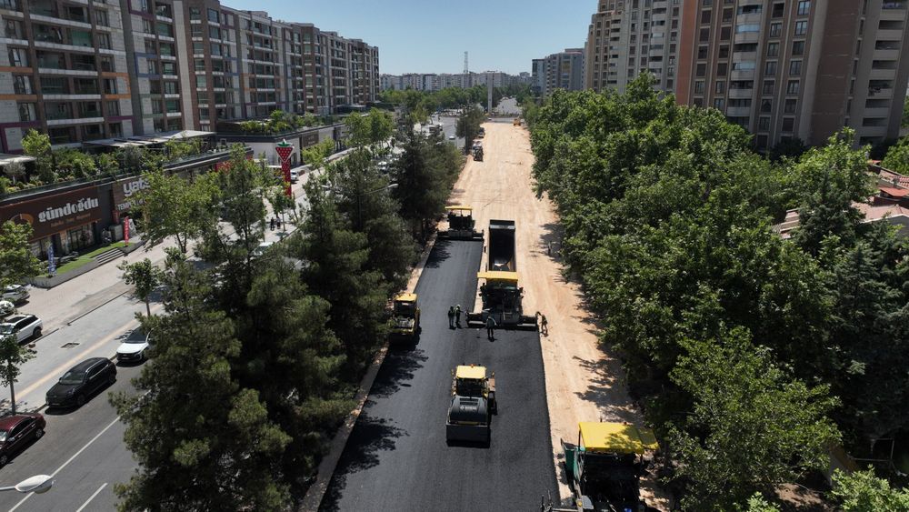 Diyarbakır Büyükşehir Belediyesi, Kayapınar ilçesindeki Fırat Bulvarı’nda yürüttüğü altyapı ve