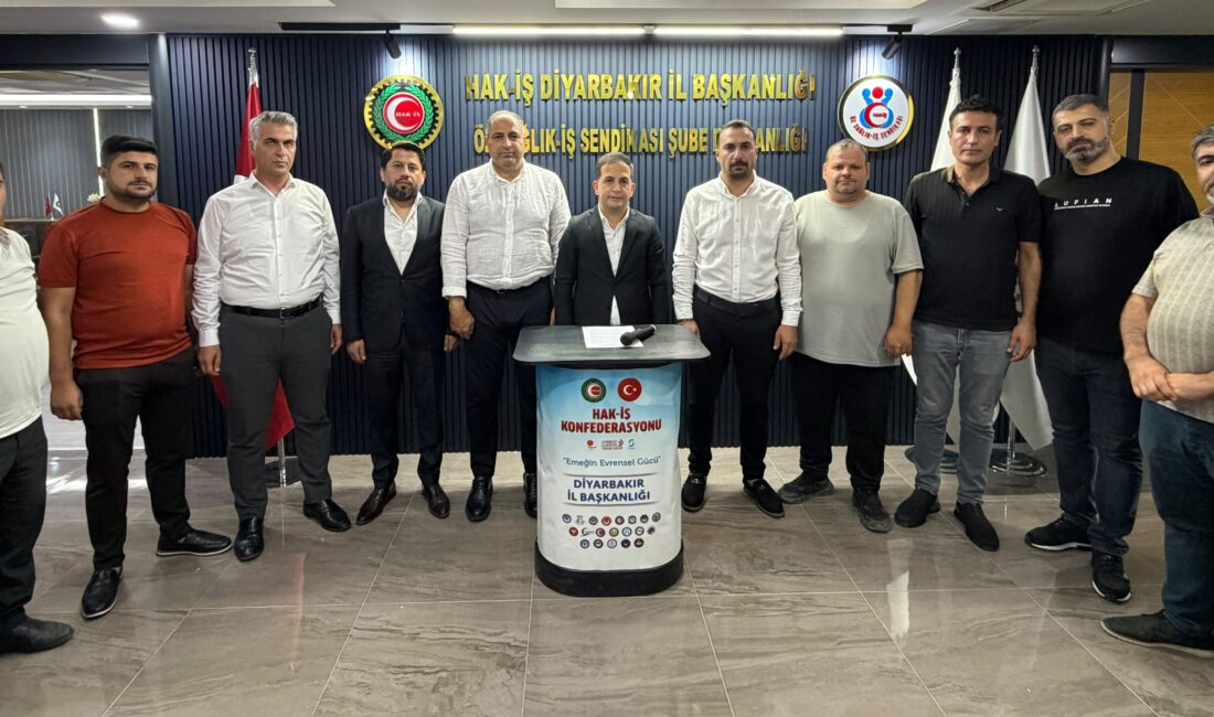 HAK-İŞ Diyarbakır İl Başkanı Mehmet Aküzüm, 15 Temmuz 2016 tarihinde