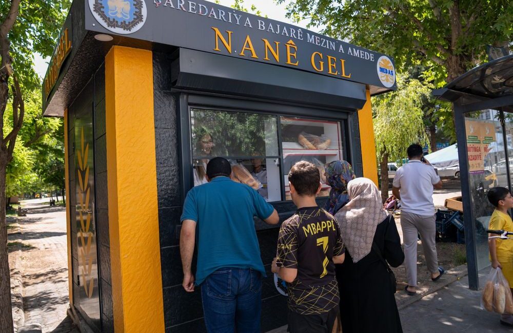 Diyarbakır Büyükşehir Belediyesi, deneme üretimlerini başarıyla tamamladığı Halk Ekmek Fabrikası'nda