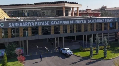 Diyarbakır’ın Kayapınar Belediyesi, belediyenin kurumsal kimliği kullanılarak para karşılığı işe