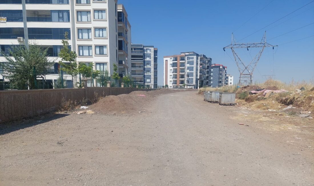 Diyarbakır’ın Sur ilçesinde bulunan Meva City Yapı Sitesi sakinleri, iki