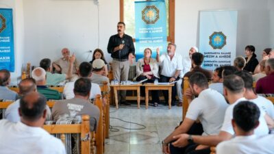 Diyarbakır Büyükşehir Belediyesi Eşbaşkanı Doğan Hatun, Özdemir Mahallesi'nde düzenlenen halk