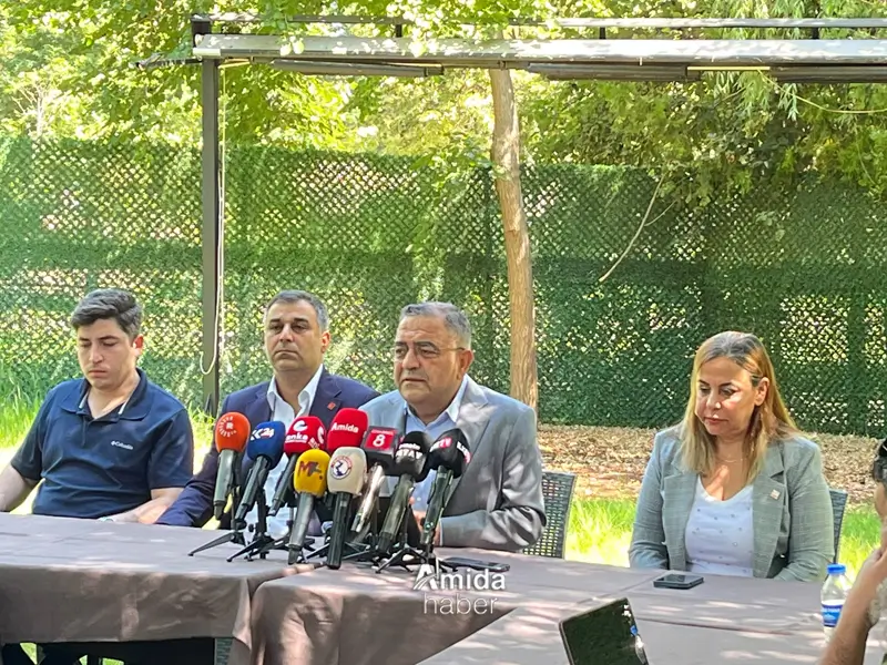 PKK mensuplarının silah bırakmasının yıl dönümünde Diyarbakır’da konuşan CHP’li Sezgin