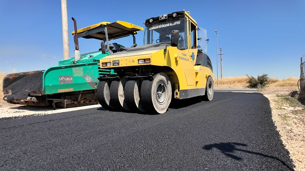 Diyarbakır Büyükşehir Belediyesi, kent genelinde ulaşım altyapısını güçlendirmek amacıyla yürüttüğü